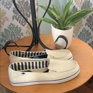 COPY - Sperry Top Siders 💙🤍💙